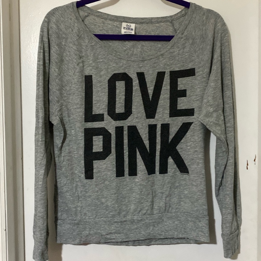 Gray long sleeve tee
